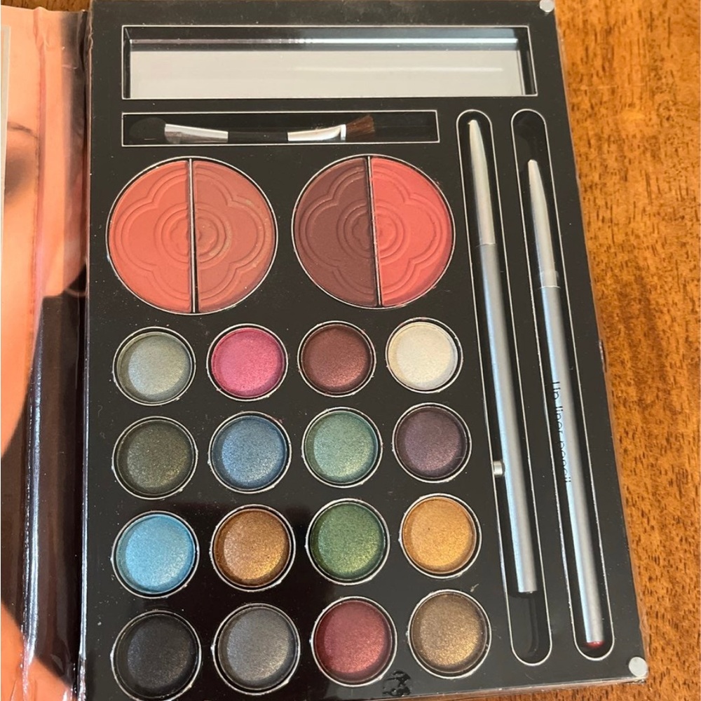 Profusion "Something Else" Pro-Beauty Book